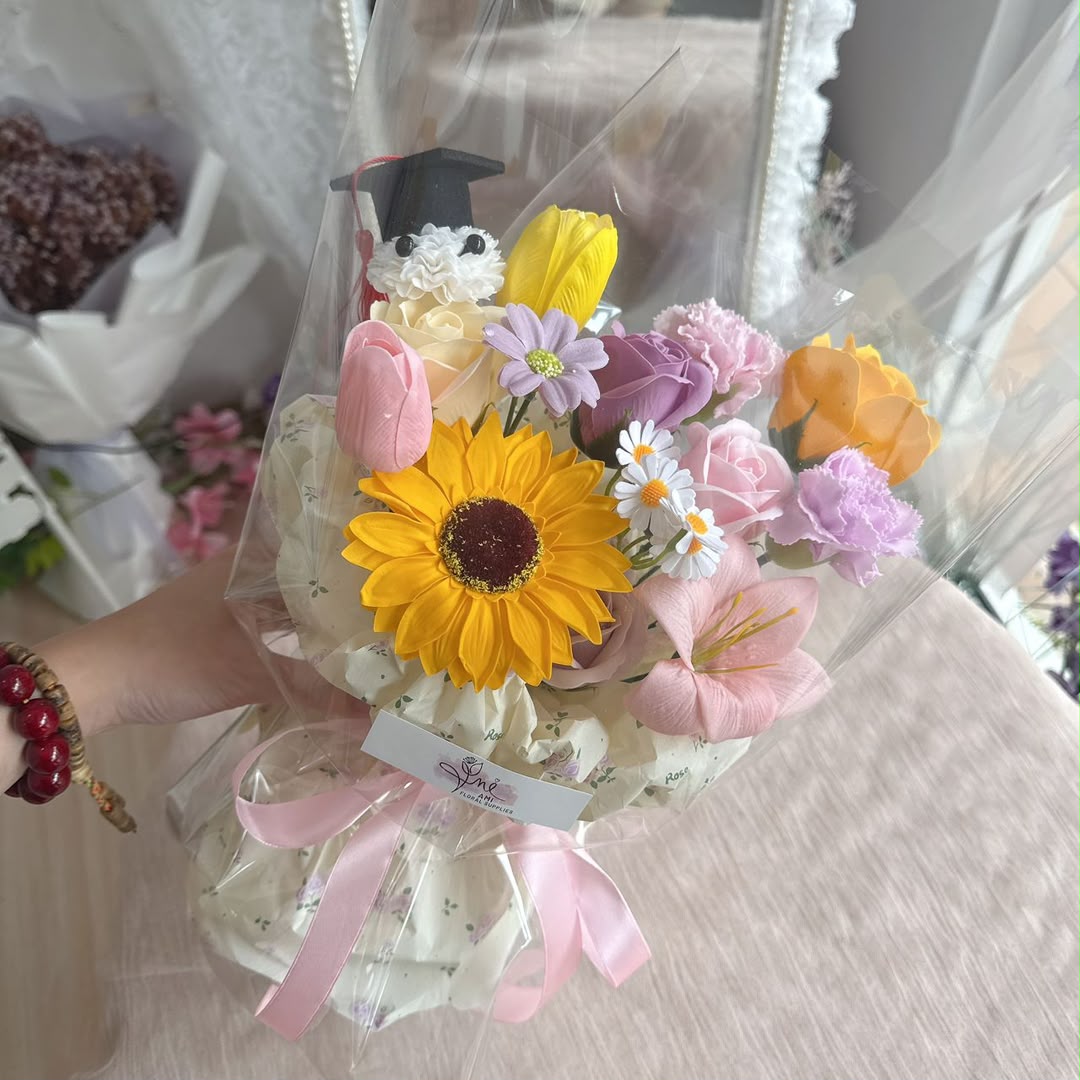 Blooming Future | Graduation Bouquet (GR)