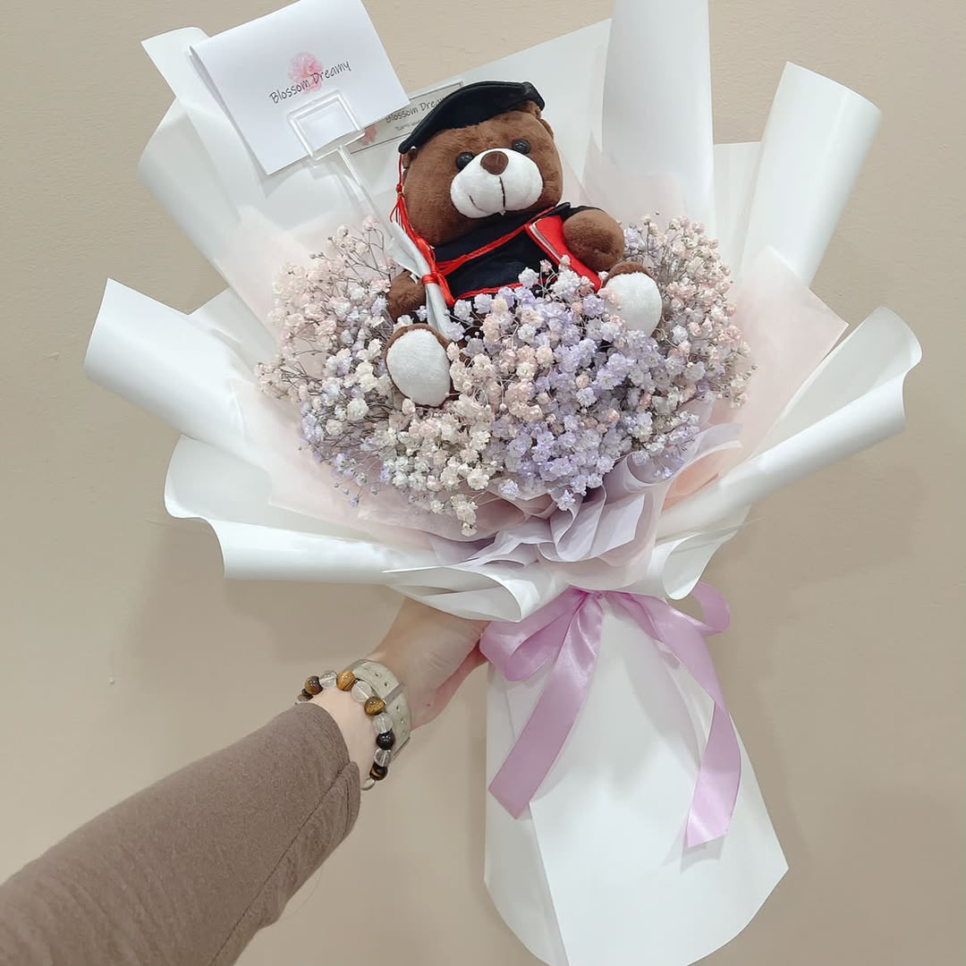 Teddy Milestone | Graduation Bouquet (GR)