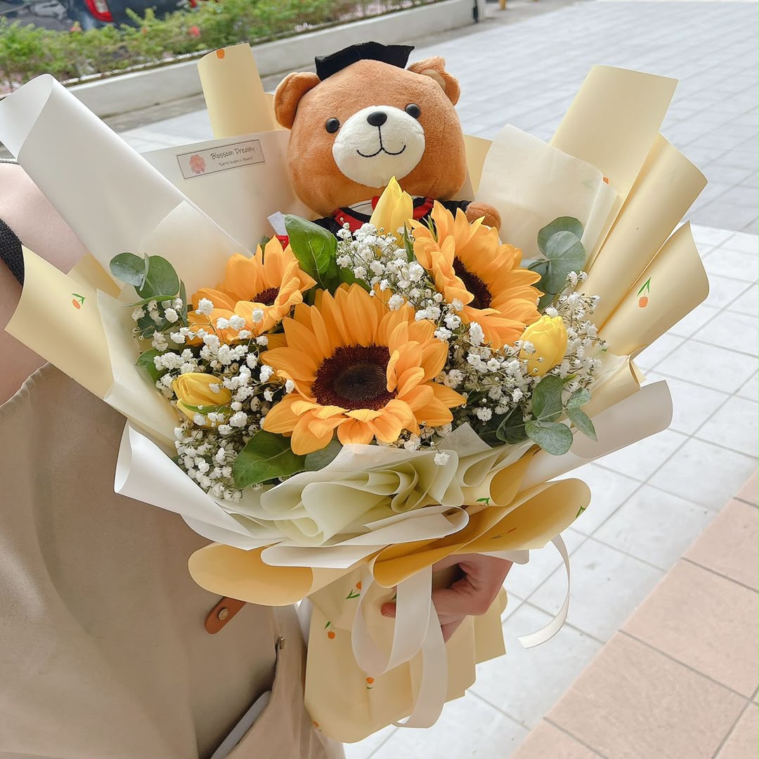 Sunny Graduate | Graduation Bouquet (GR)