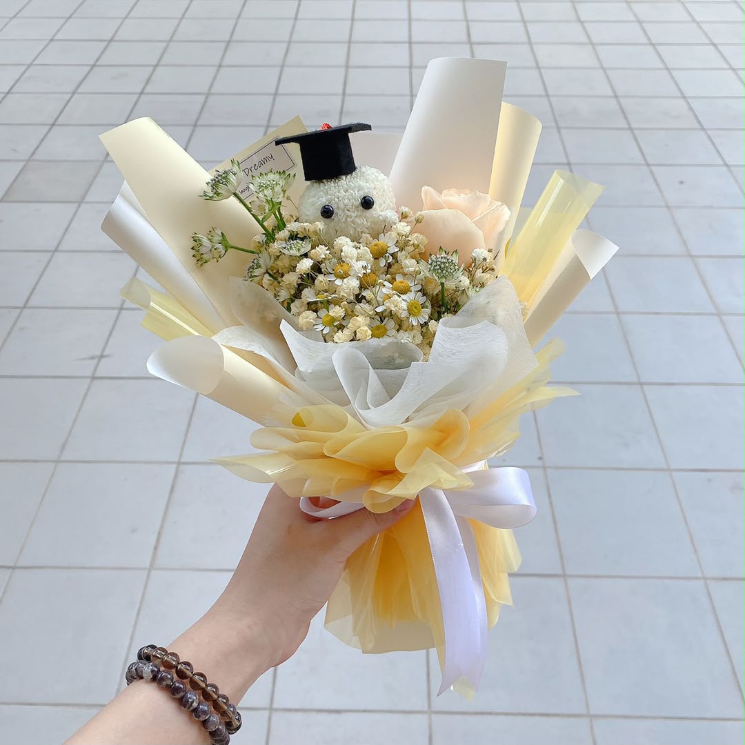 Sweet Success – Yellow | Graduation Bouquet (GR)