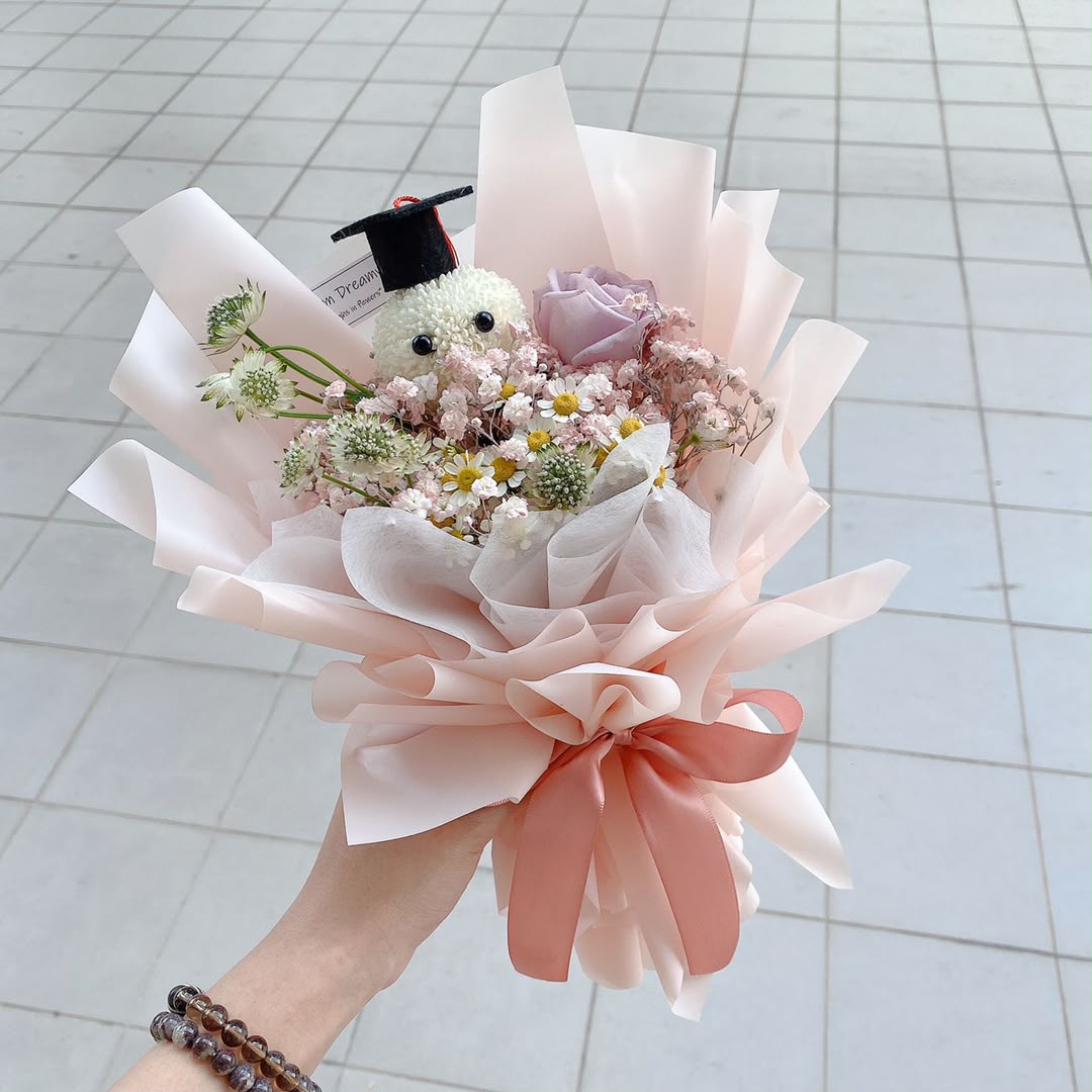 Sweet Success – Blush | Graduation Bouquet (GR)