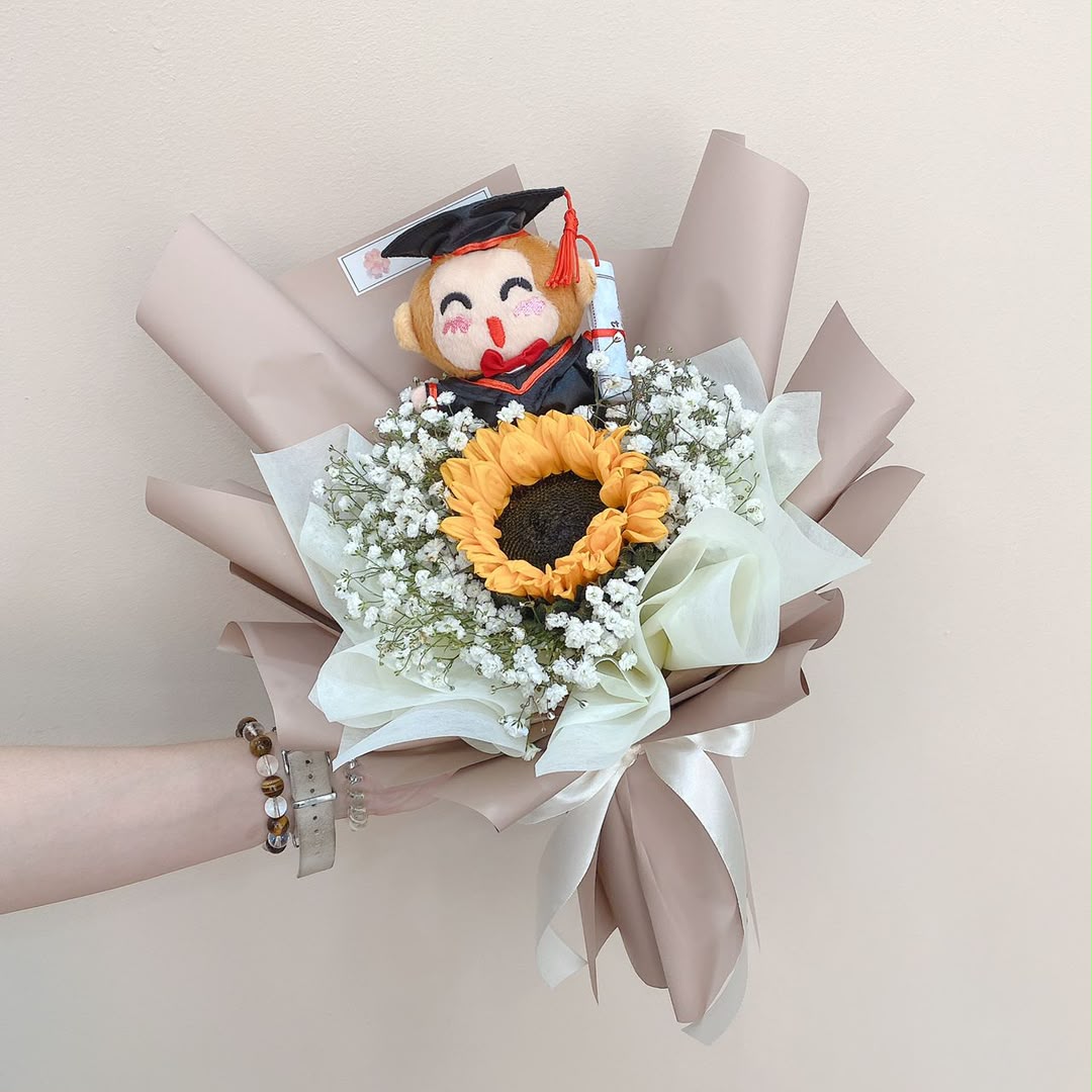 Sunny Success | Graduation Bouquet (GR)