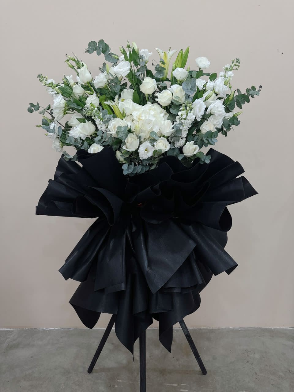 Peaceful Remembrance | Condolence Flower Stand