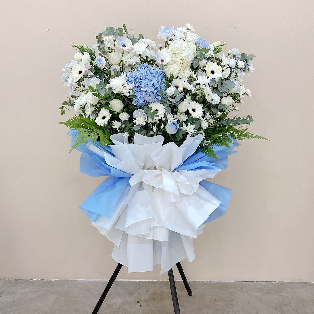 Silent Tribute | Condolence Flower Stand