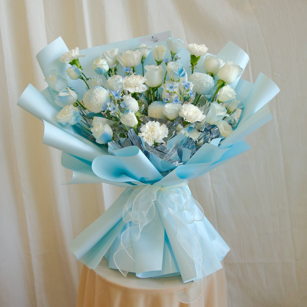 Baby Blue | Rose Bouquet