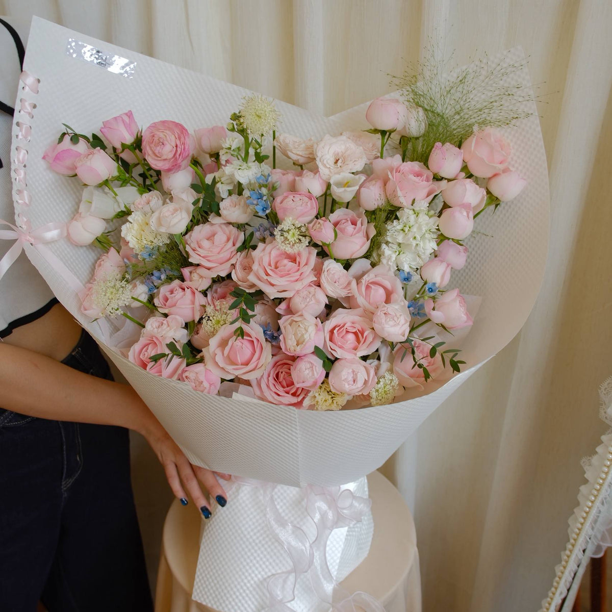 Endless Romance | Grand Pink Rose Bouquet