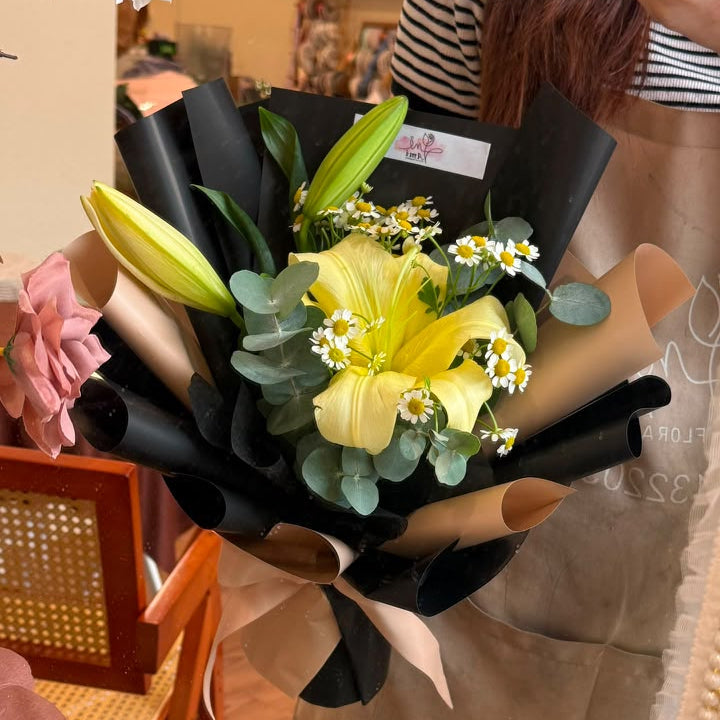 Lily Noir | Lily Bouquet